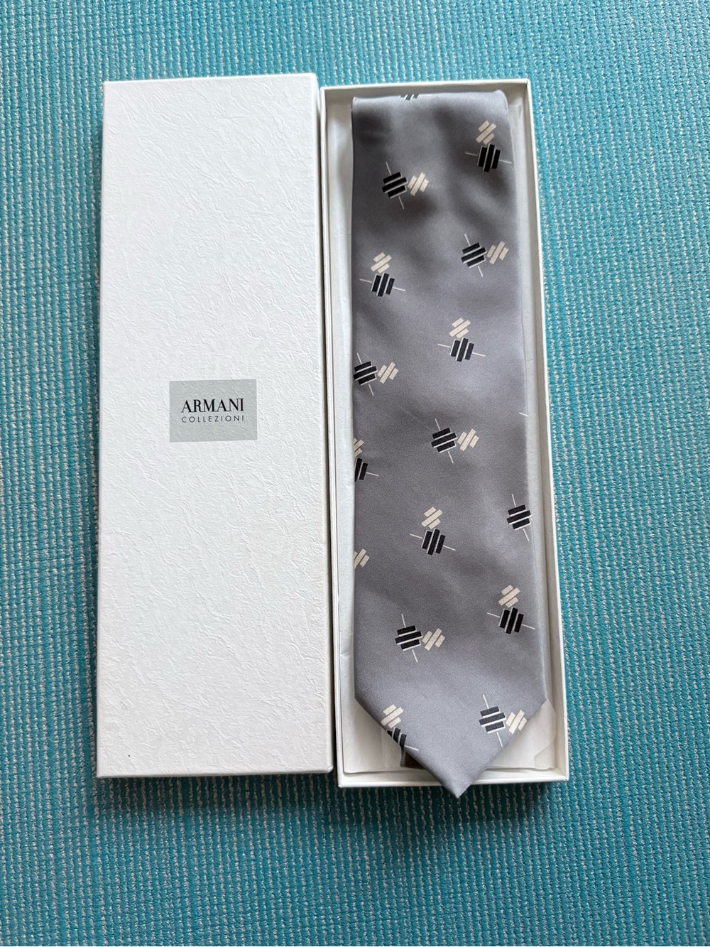 Armani Collezioni Men's Grey Patterned Silk Tie